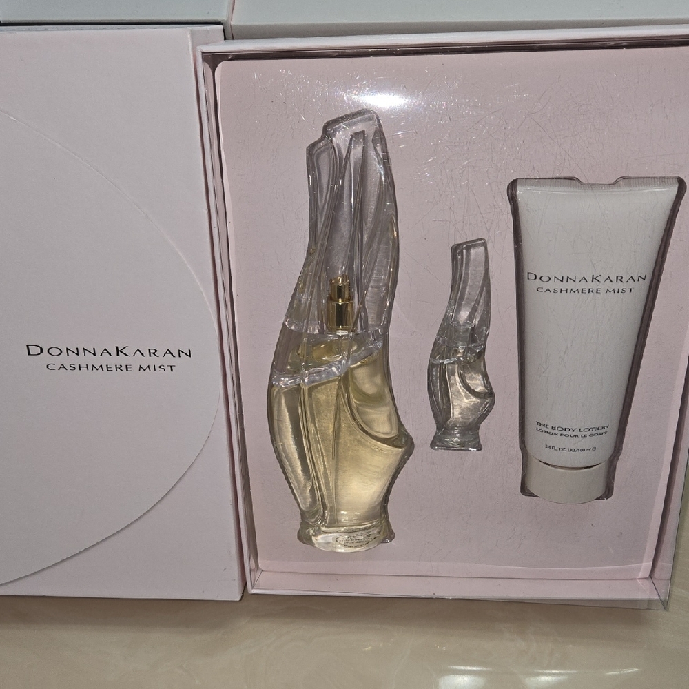Donna Karan Cashmere Mist Fragrance and Lotion Set